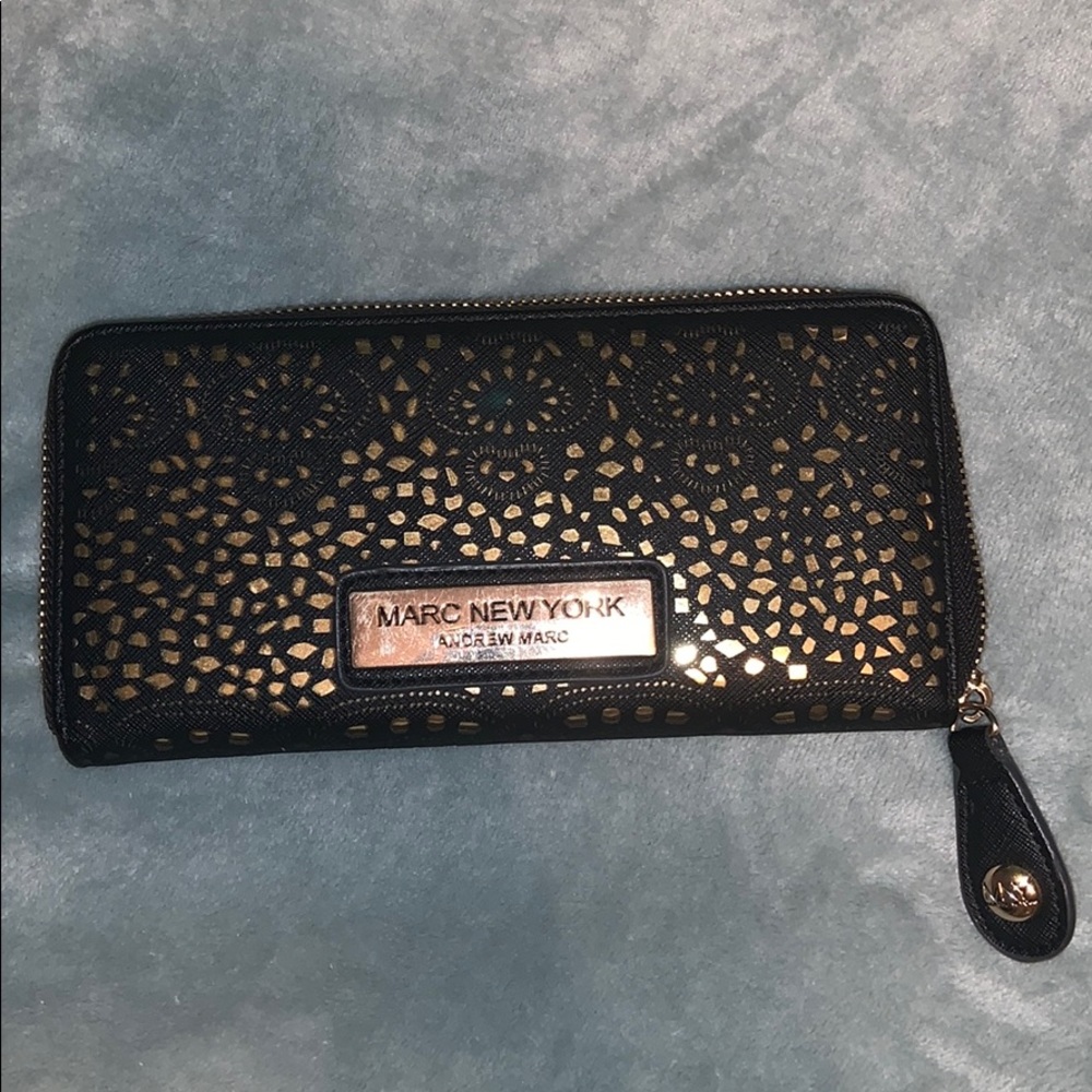 Andrew Marc black leather wallet
